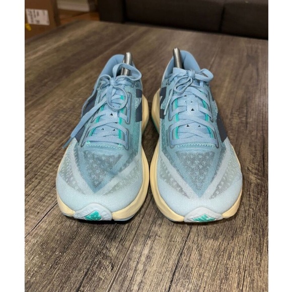 New Balance Women's FuelCell Rebel V4 Light Blue - Picture 4 of 6